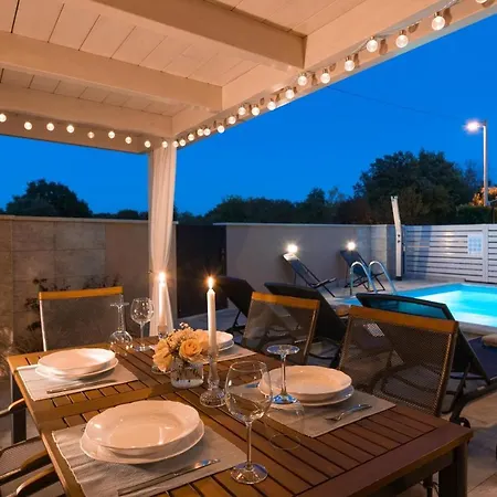 فيلة Evita بوريتش